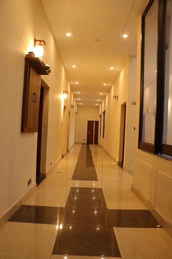 Hotel Pushap Palace Patiāla 외부 사진