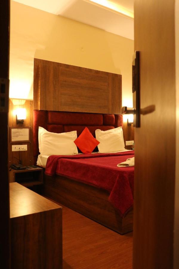 Hotel Pushap Palace Patiāla 외부 사진