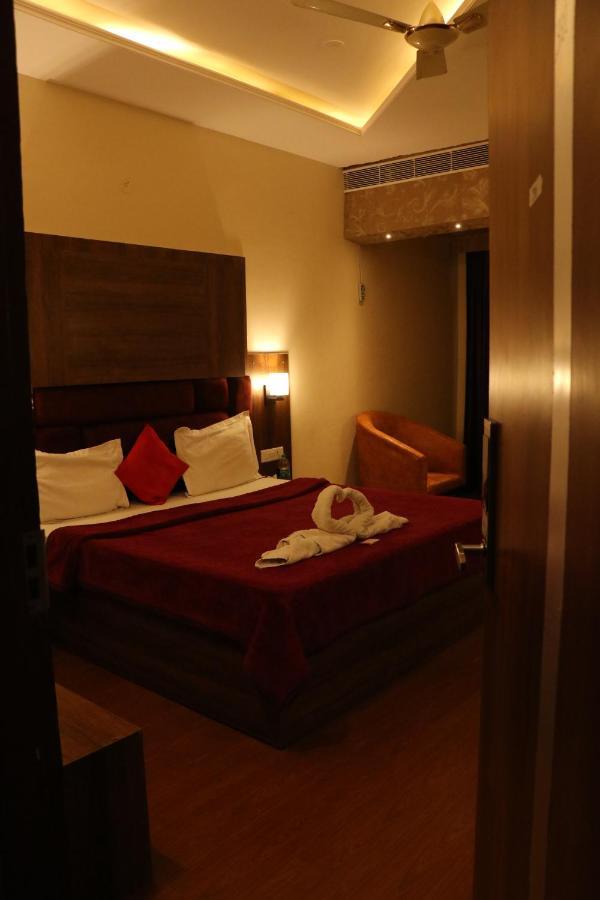 Hotel Pushap Palace Patiāla 외부 사진