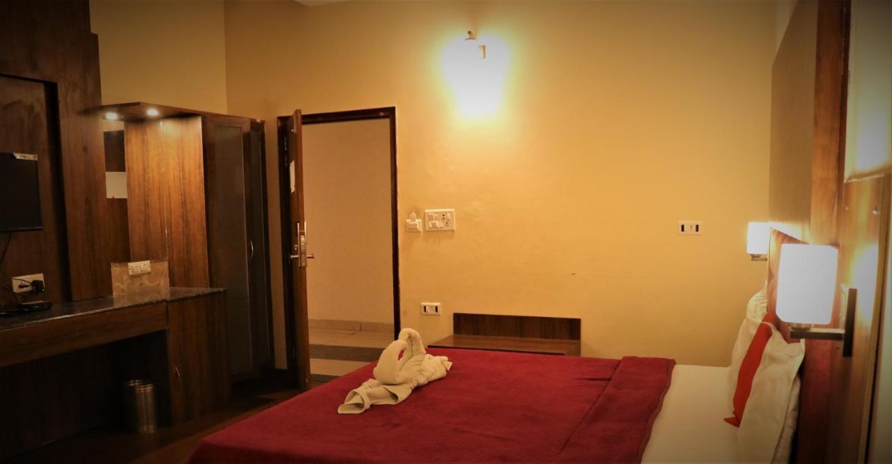 Hotel Pushap Palace Patiāla 외부 사진