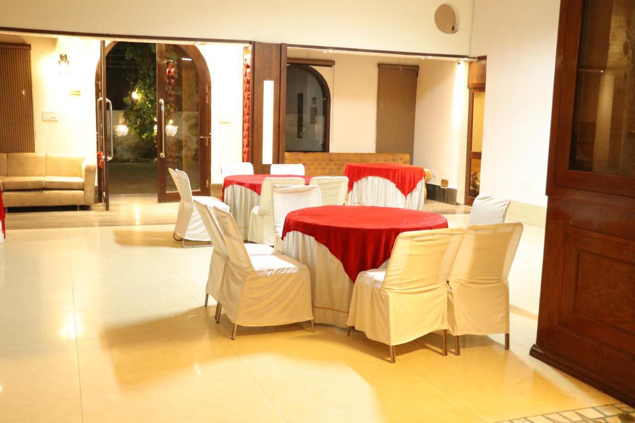 Hotel Pushap Palace Patiāla 외부 사진