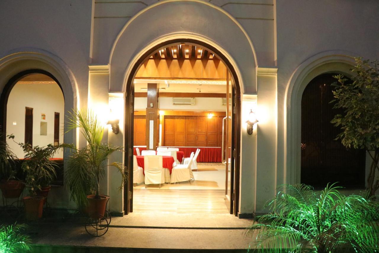 Hotel Pushap Palace Patiāla 외부 사진